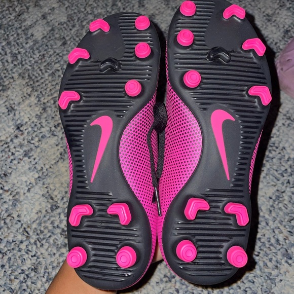 Nike cleats - Picture 5 of 6